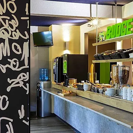 Hotel Ibis Budget Sur 2*